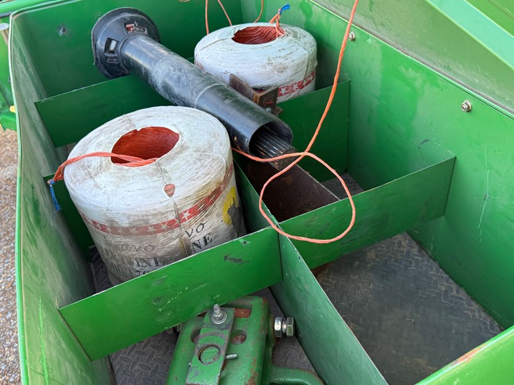 john-deere-348-image-12