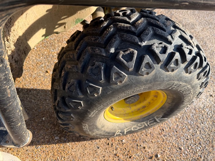 john-deere-gator-image-13