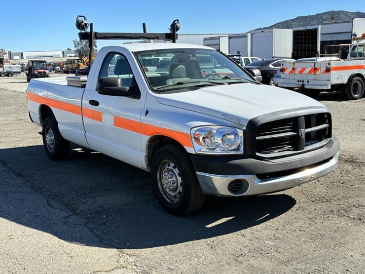 2007-dodge-ram-pickup-truck-image-2