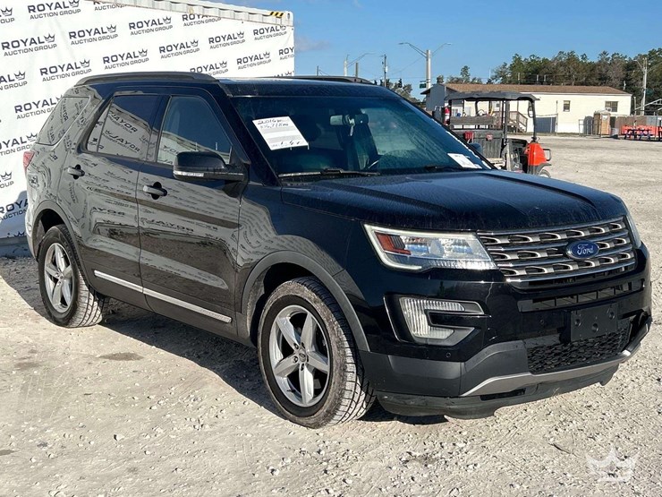 2016-ford-explorer-image-2