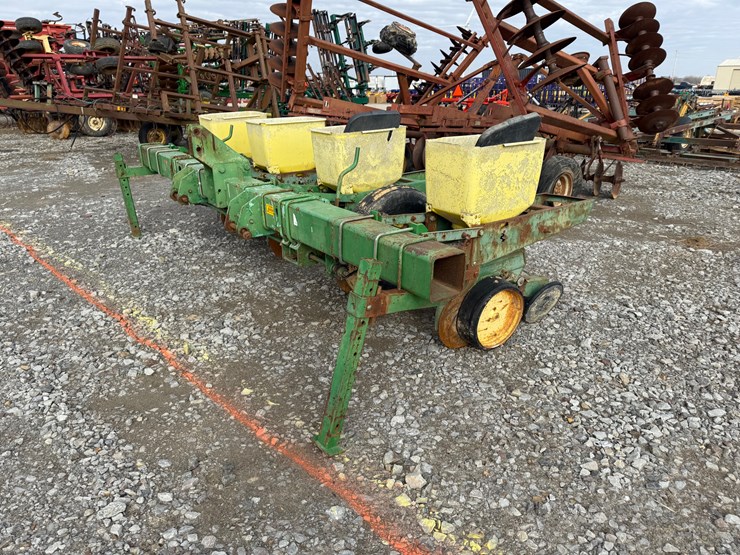 12-john-deere-12-image-1