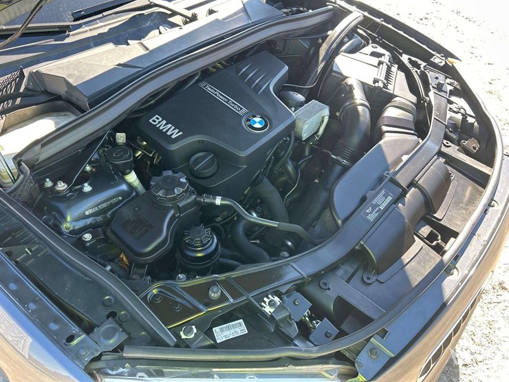 2014-bmw-28i-awd-suv-image-8