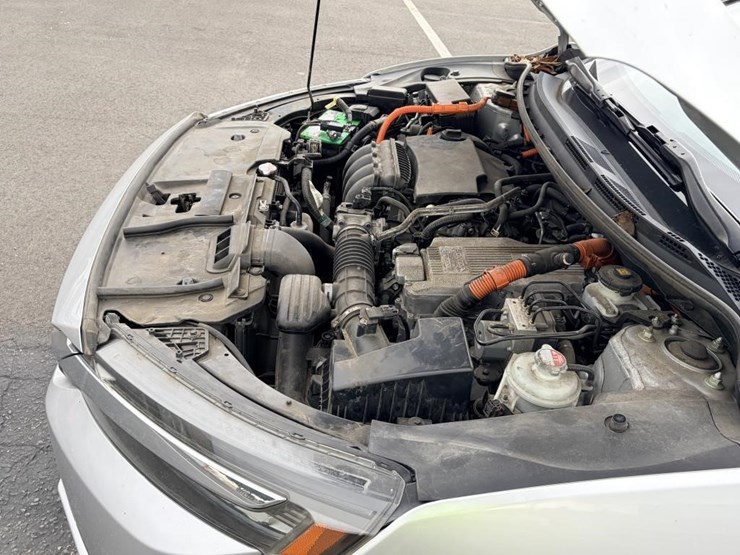 2019-honda-clarity-sedan-image-6