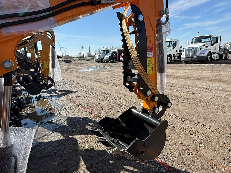 #103-•-unused-cfg-industry-mx20r-mini-excavator-mx20r2025x1000459-inv#-36804-image-10