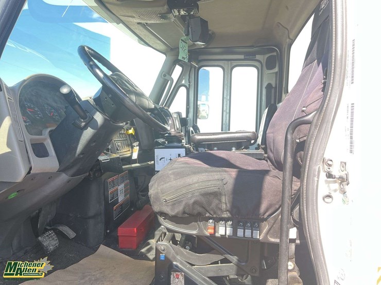 2017-international-workstar-7400-image-10