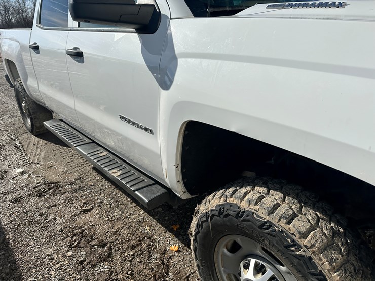 2019-chevrolet-2500-image-38