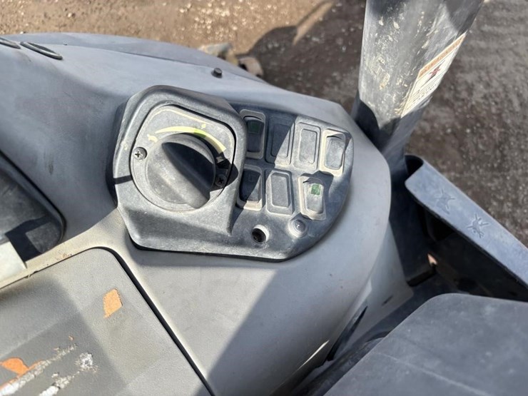 2017-case-580sn-image-17