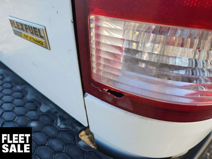 2014-dodge-1500-image-37