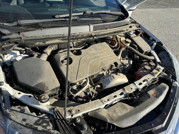 2018-chevrolet-volt-sedan-image-7