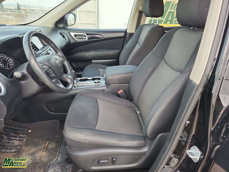 2017-nissan-pathfinder-image-14