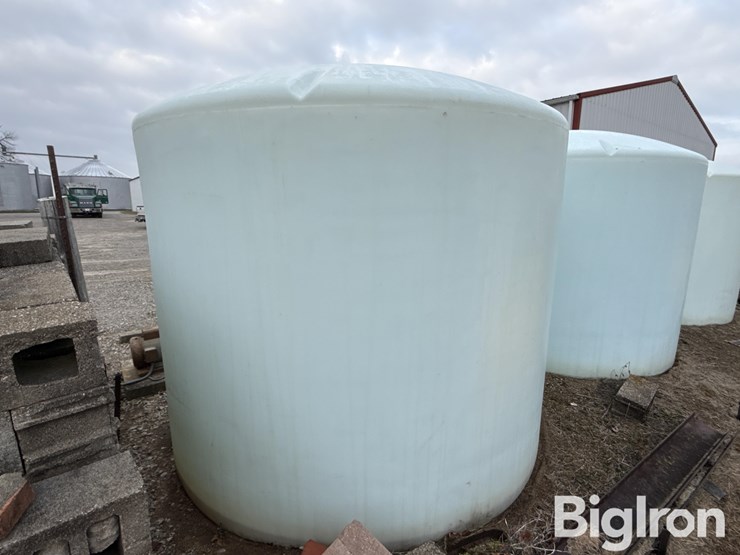 norwesco-2,500-gal-storage-tank-image-7