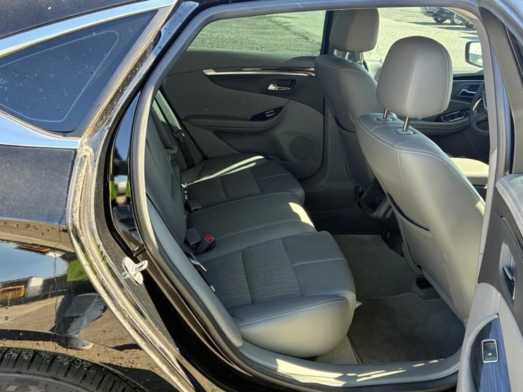 2019-chevrolet-impala-sedan-image-10