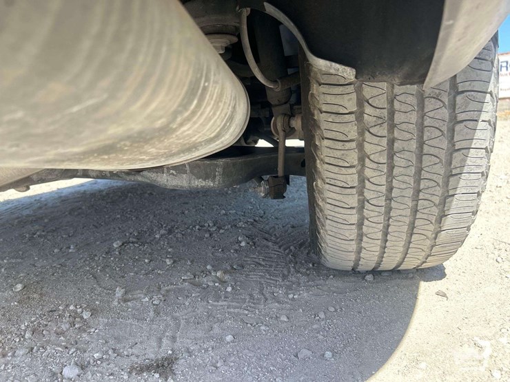 2014-ford-explorer-image-34