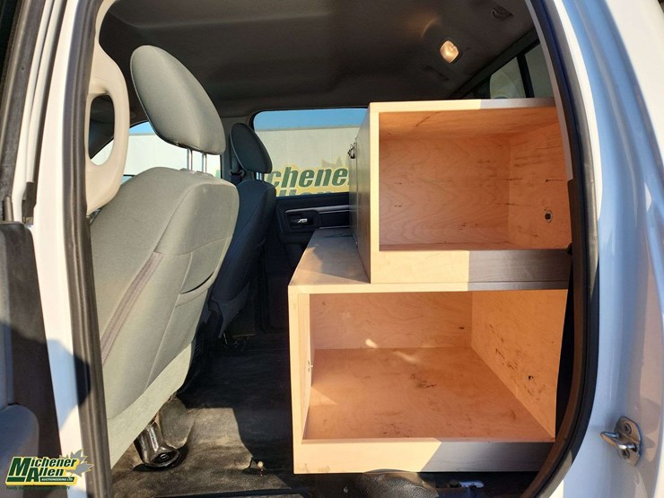 2016-dodge-2500-image-15