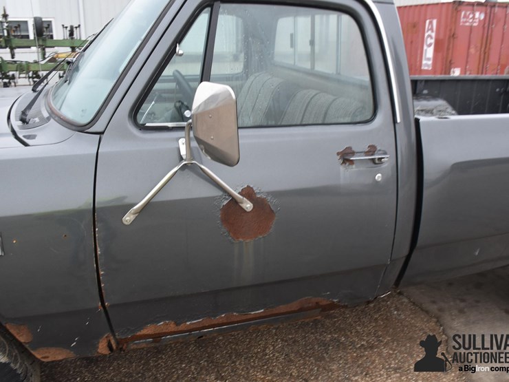 1984-dodge-w350-image-15