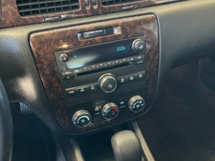 2012-chevrolet-impala-sdn-image-18