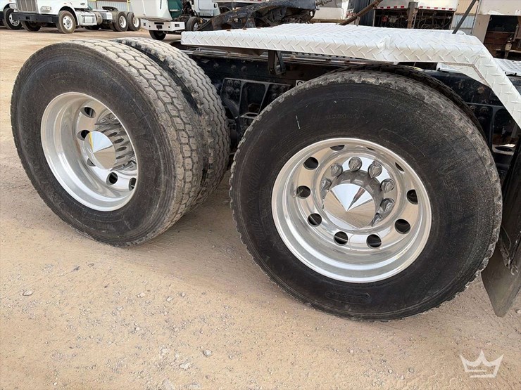 2012-kenworth-t800-image-33