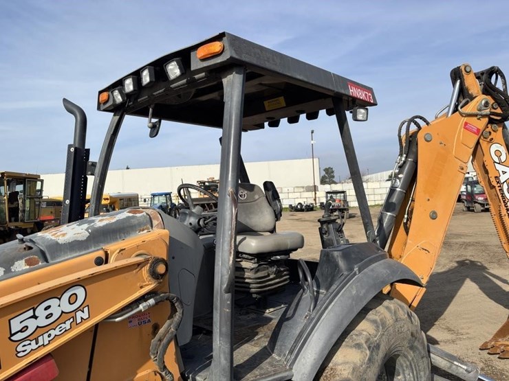 2017-case-580sn-image-10