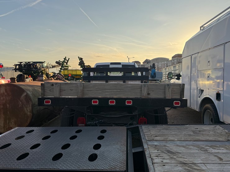 2011-dodge-ram-3500-image-4