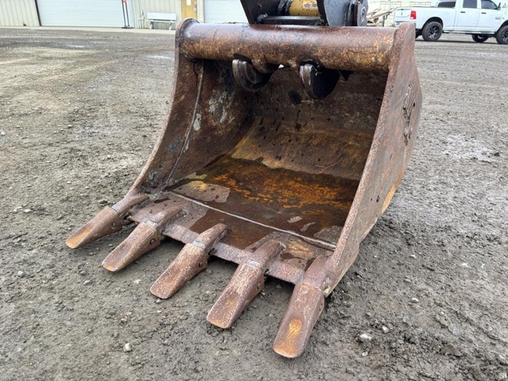 2018-caterpillar-303-image-11