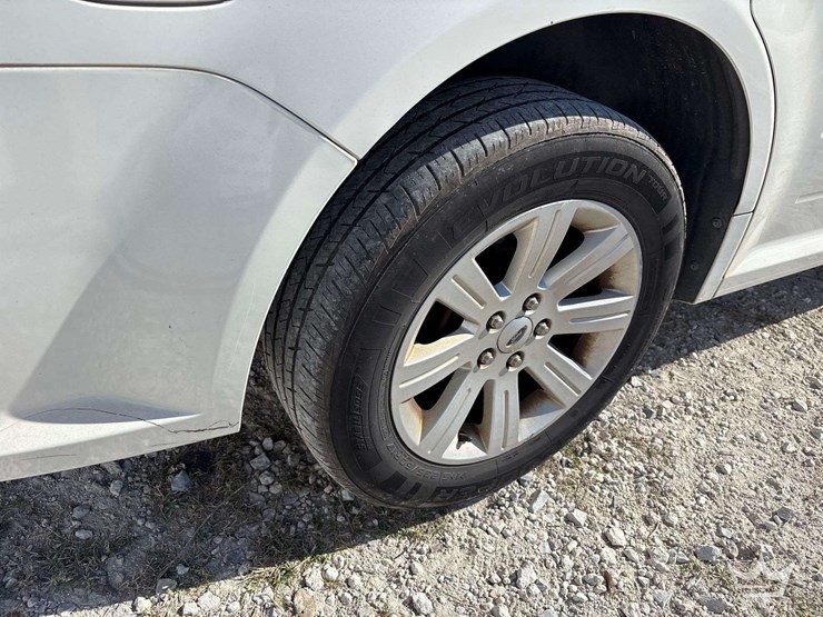 2011-ford-flex-image-27