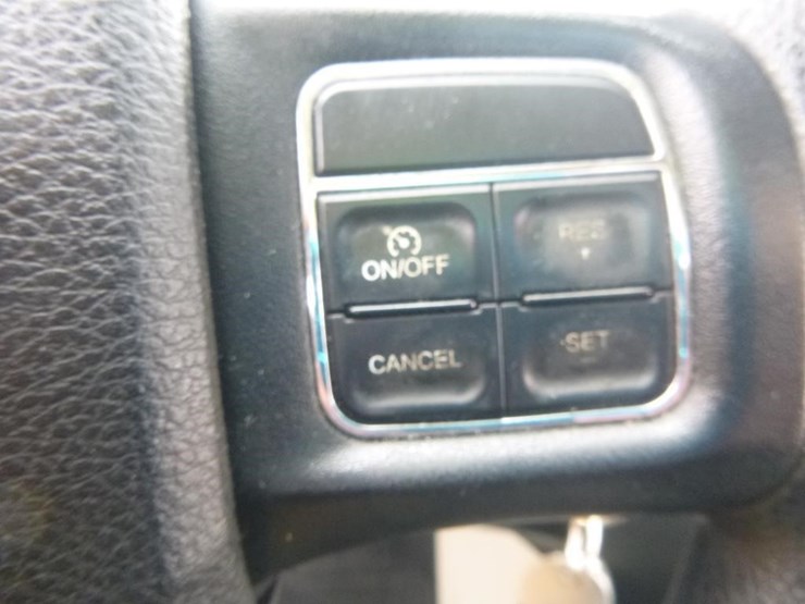 2014-dodge-grand-caravan-image-21