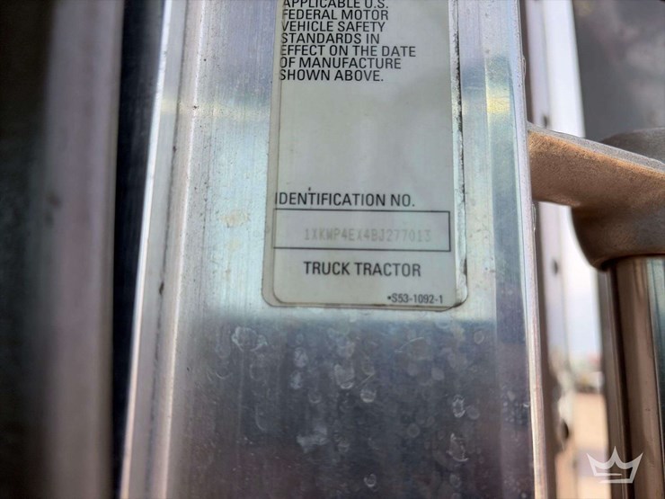 2011-kenworth-w900-image-5