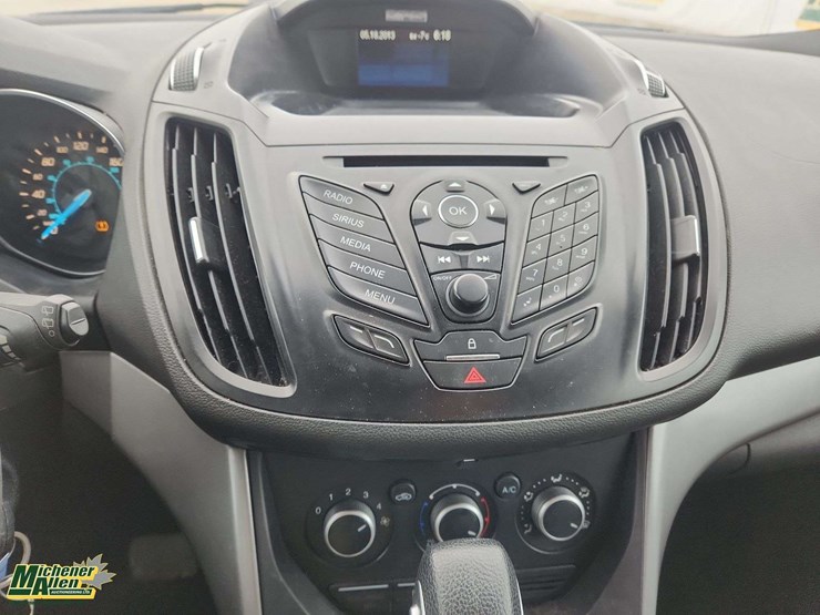 2013-ford-escape-image-21