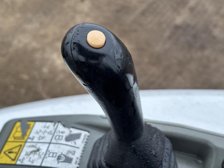 2021-bobcat-e26-image-35