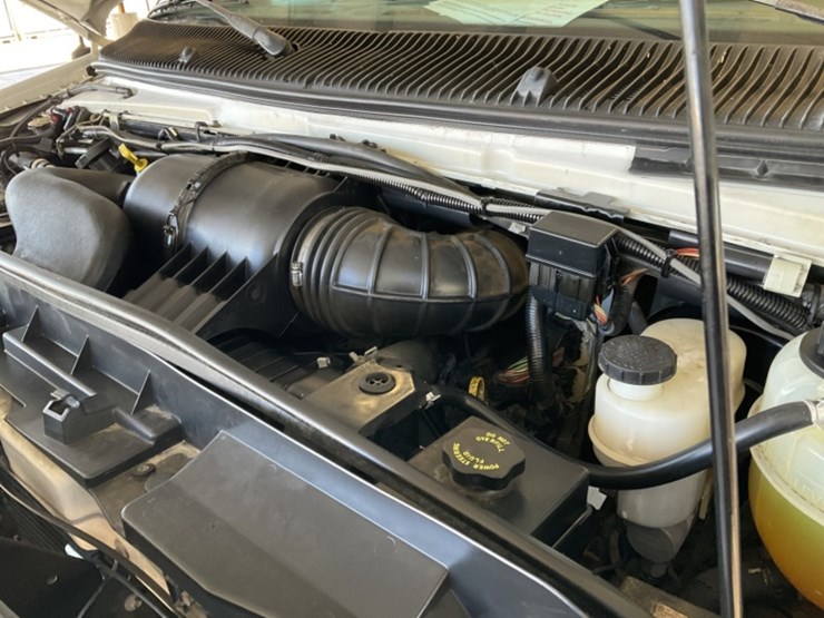 2008-ford-cargo-image-13