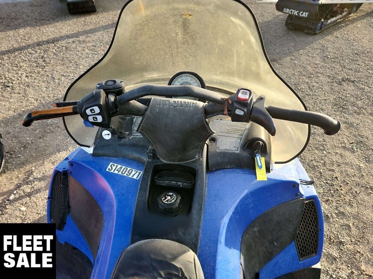 2014-caterpillar-570-image-5