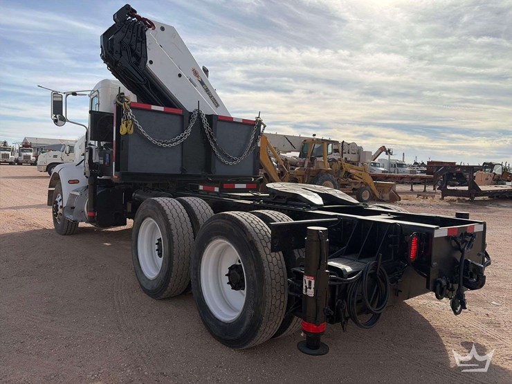 2013-peterbilt-365-image-3