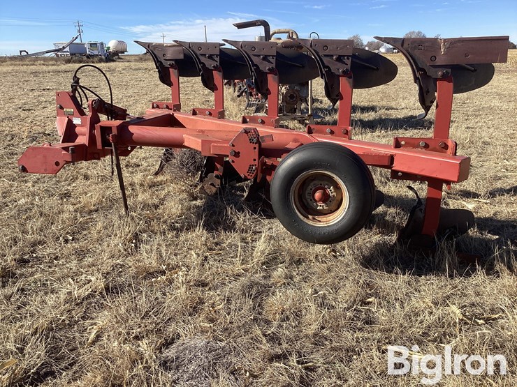 1994-case-165mbpl-moldboard-plow-image-8