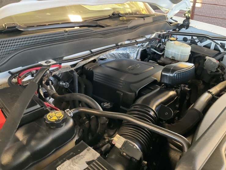 2015-chevrolet-silverado-2500-image-14