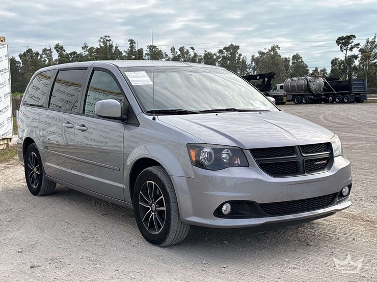 2015-dodge-grand-caravan-image-2