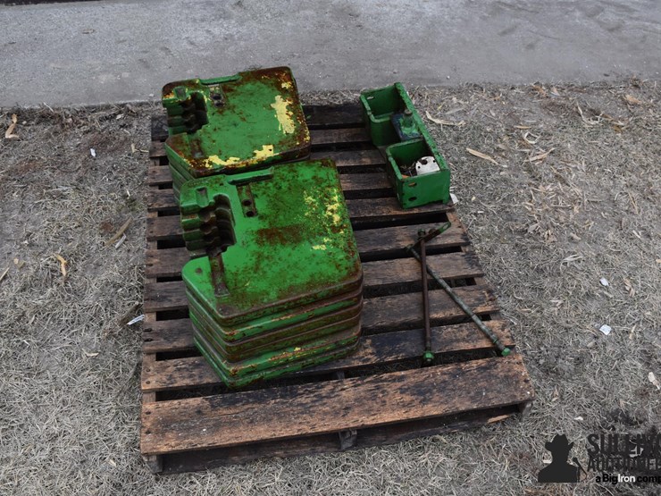 john-deere-suitcase-weights-image-1