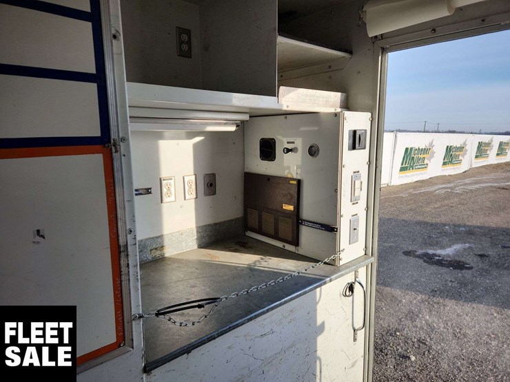 2005-ford-f550-image-37