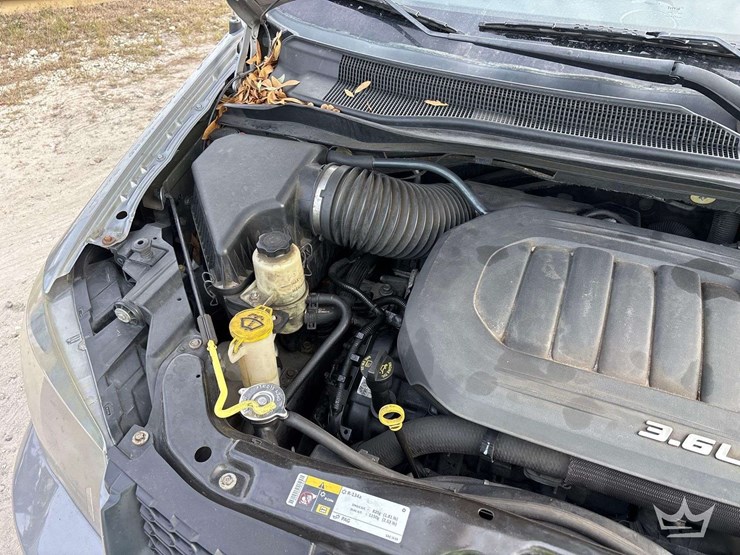 2015-dodge-grand-caravan-image-8