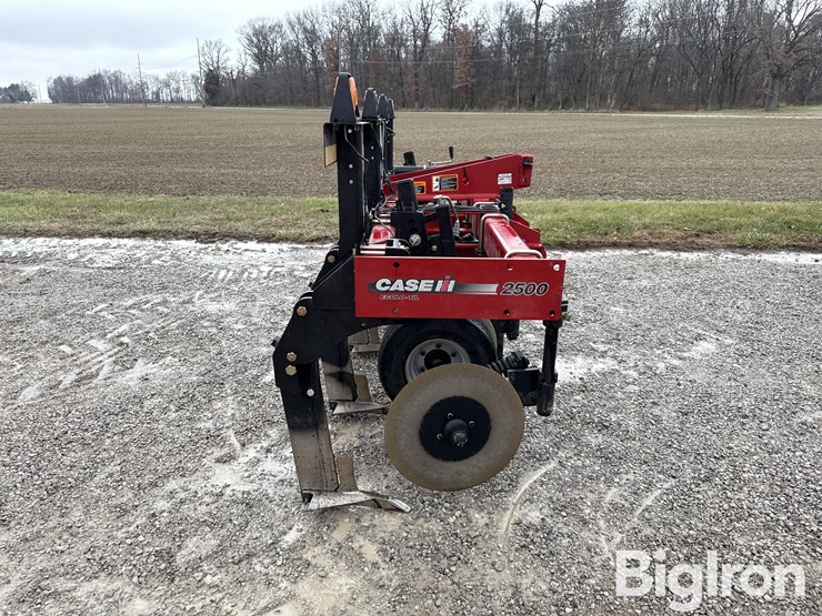 case-ih-2500-image-4