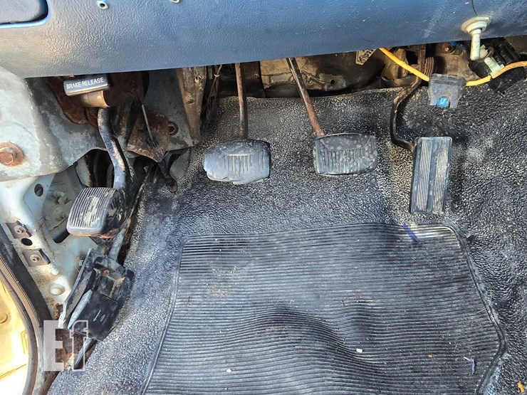 1996-ford-f350-image-12