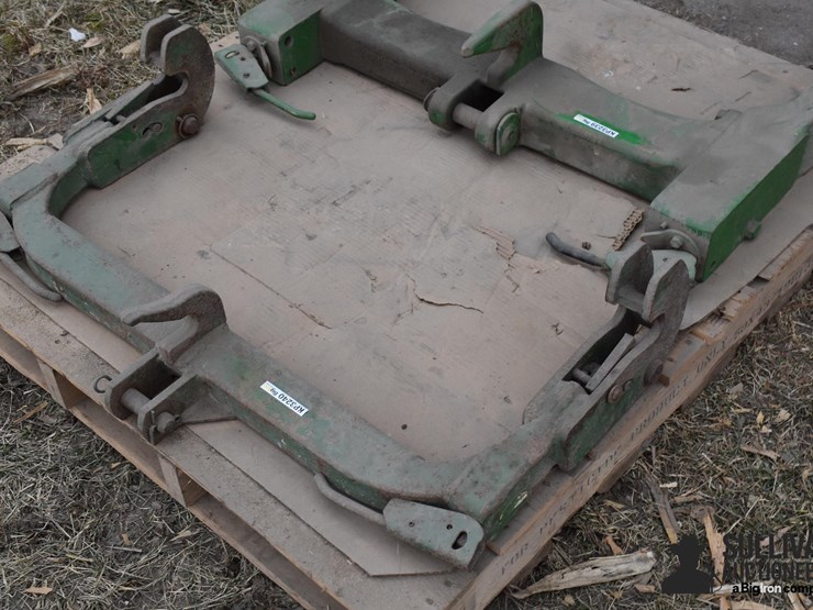 john-deere-quick-hitch-image-3