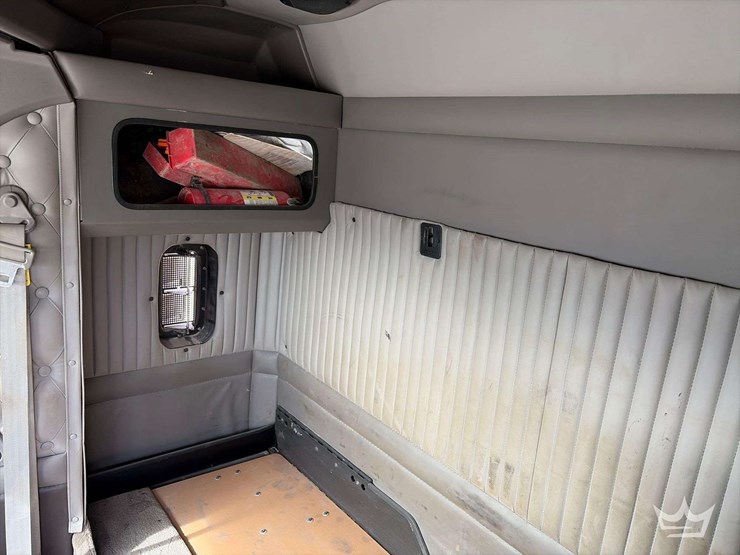 2012-kenworth-t800-image-24