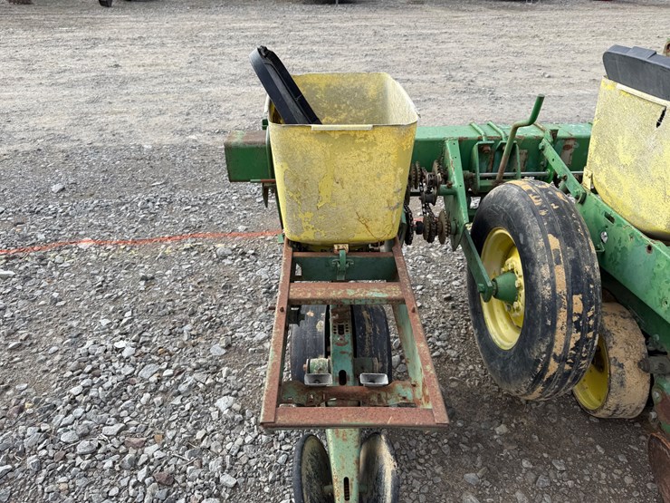 12-john-deere-12-image-12