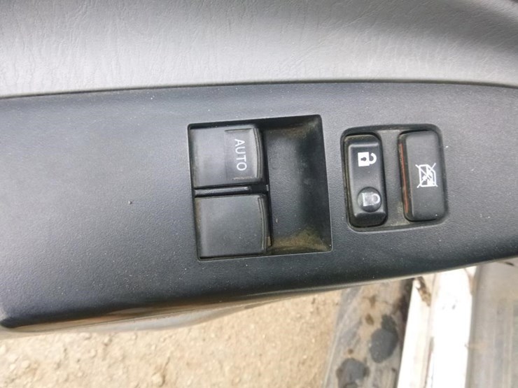 2013-toyota-tacoma-image-13