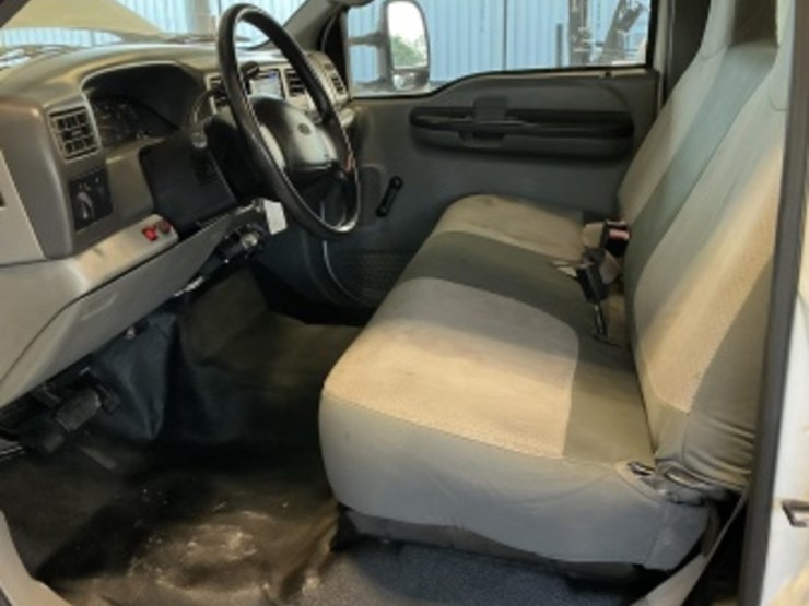 2002-ford-f550-image-22