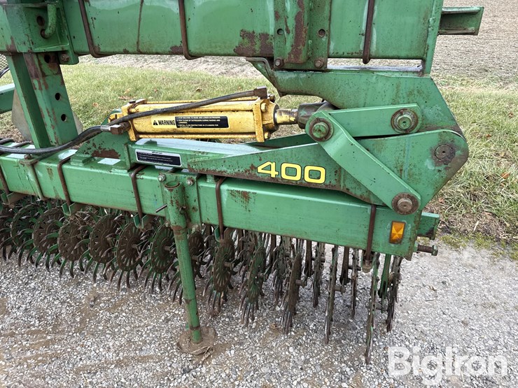 john-deere-400-image-10