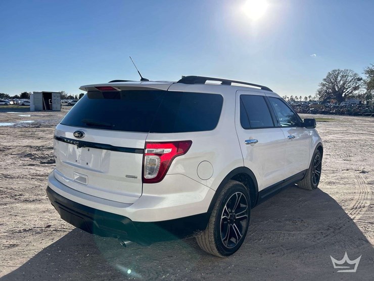 2014-ford-explorer-image-3