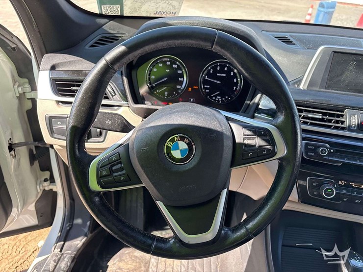 2018-bmw-x1-28i-suv-image-13