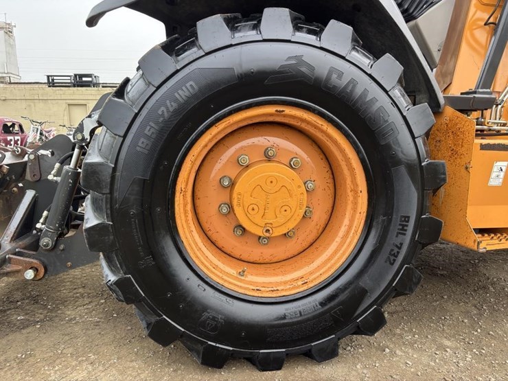 2011-case-570m-xt-image-26