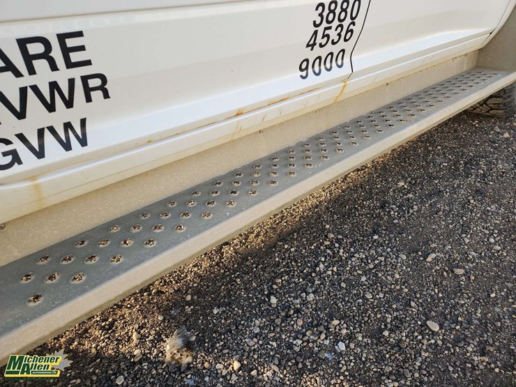 2016-dodge-2500-image-35